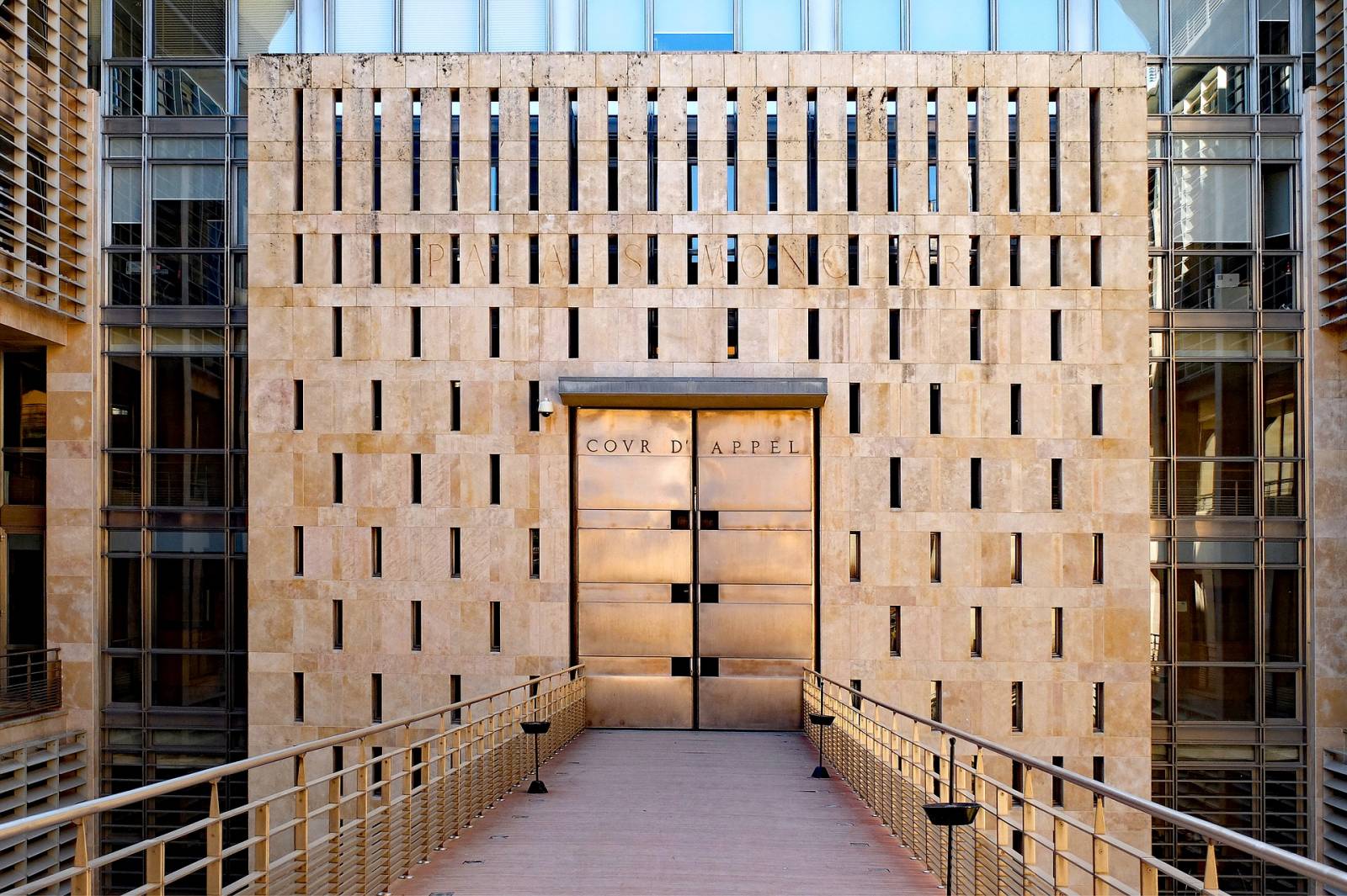 Loic ROCCARO Stéphanie SPITERI -Avocats droit des victimes MARSEILLE 